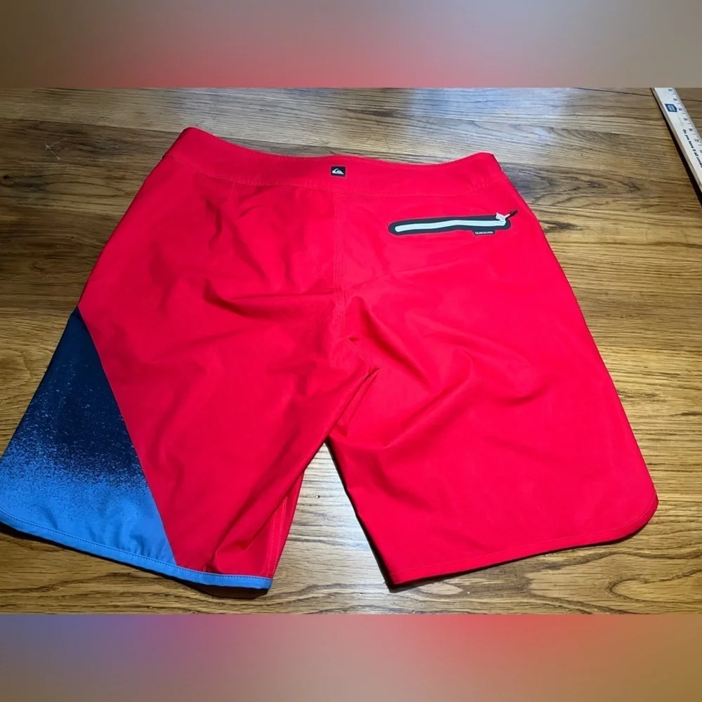 Quiksilver Men's Dry Flight Technology Swim Board Shorts Size 34